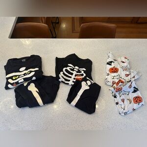 Carter's Halloween pajamas (3 pairs). Size 10.
